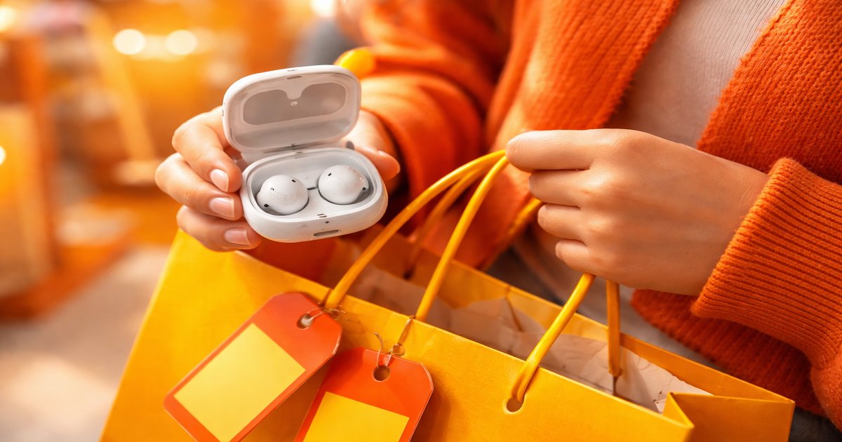 samsung buds in use